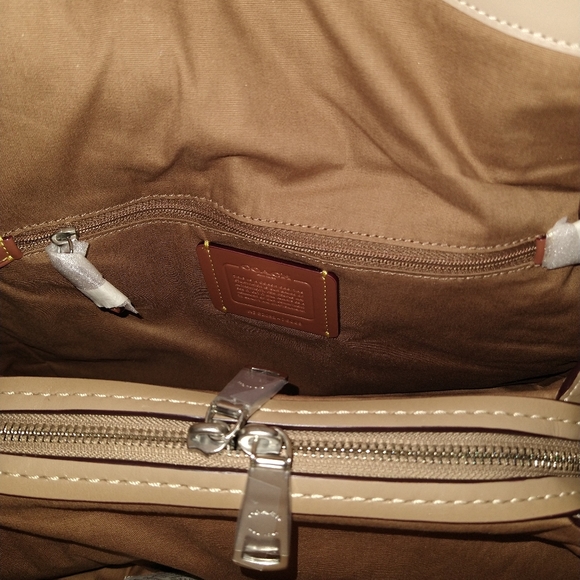 Sold* Signature Dalton Pebble Leather Shoulder Bag - Picture 9 of 16